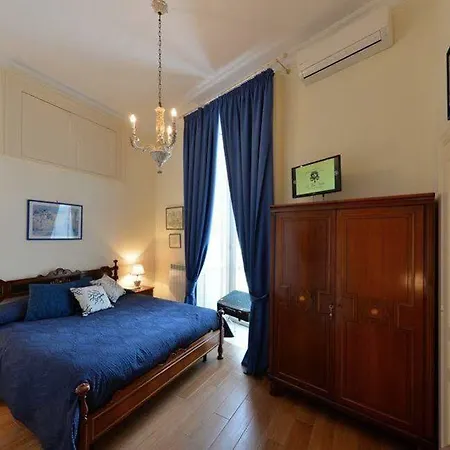 Residenza Via Dei Mille Bed & Breakfast 4*