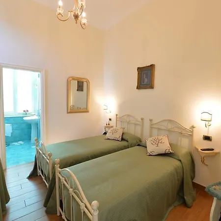 לינה וארוחת בוקר Residenza Via Dei Mille נאפולי